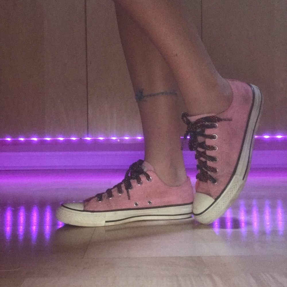 Pink Converse 🌈💕 - Picture 2 of 4
